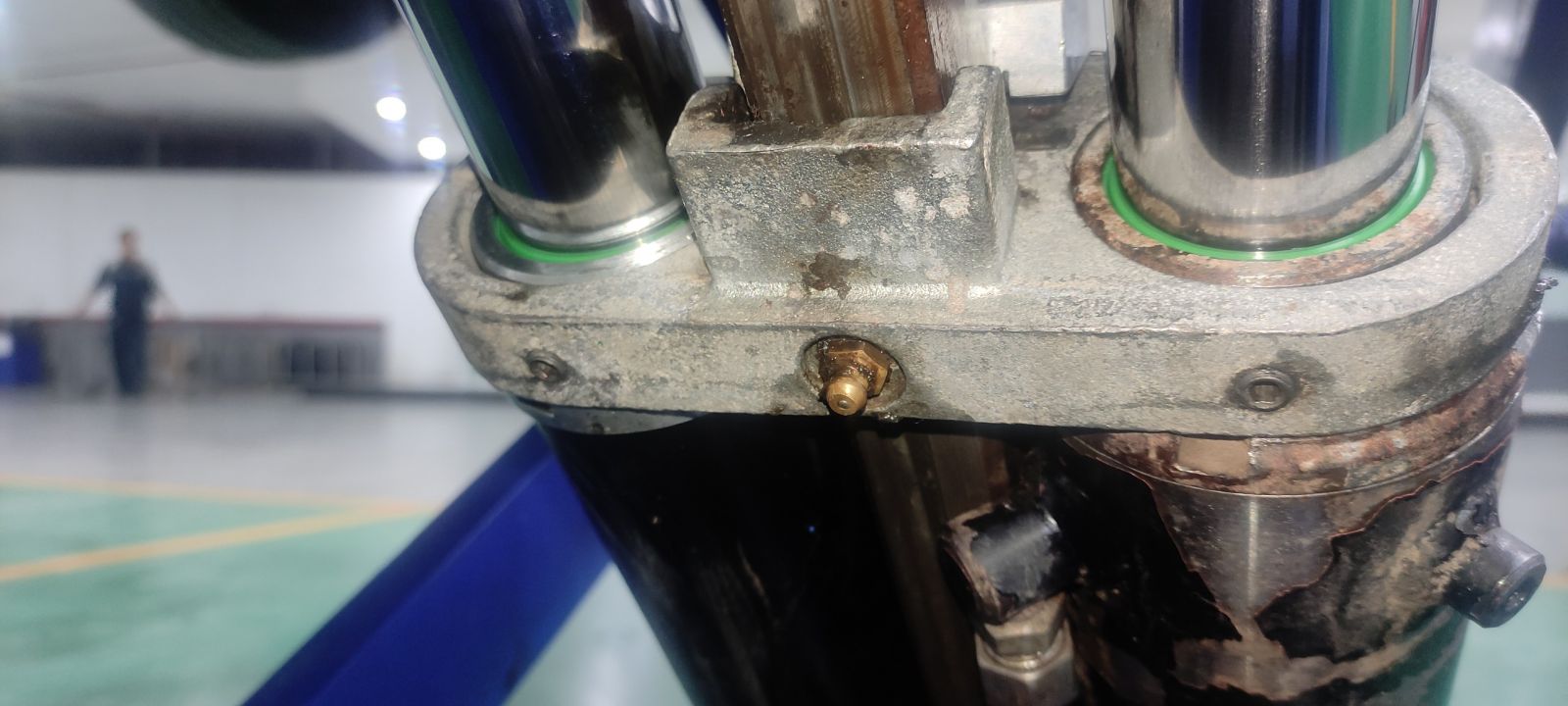 Bảo dưỡng cầu nâng sửa chữa ô tô: Thói quen quan trọng để duy trì hiệu suất