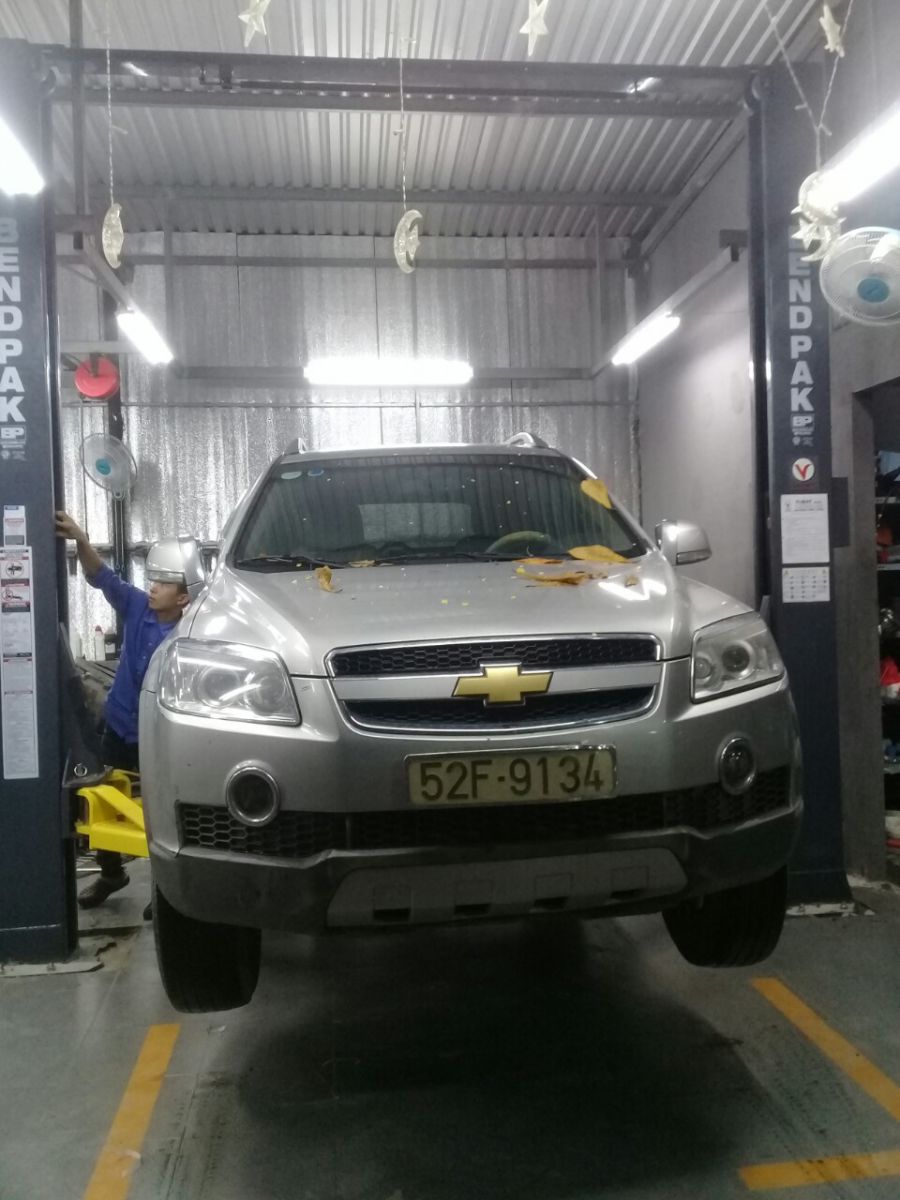 Cầu nâng 2 trụ Bendpak thương hiệu nổi tiếng từ Mỹ