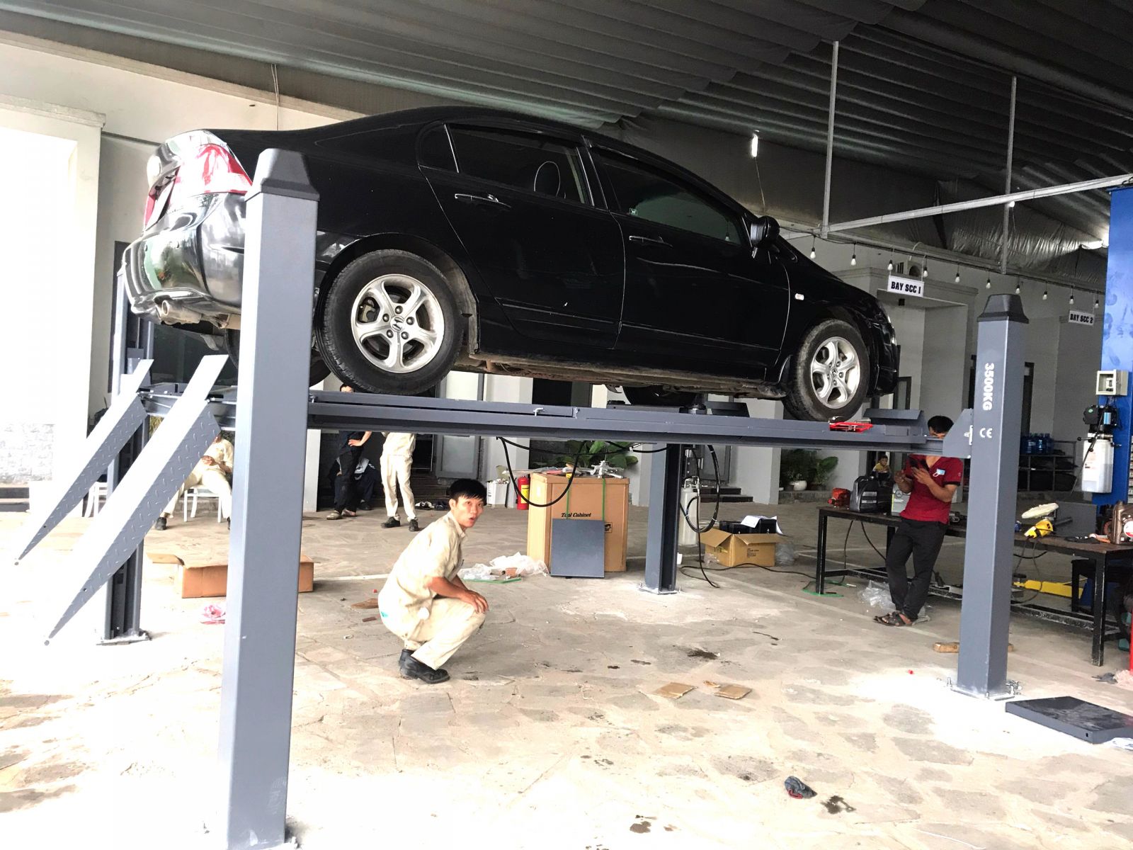 Có nên mua cầu nâng 4 trụ thanh lý hay không?